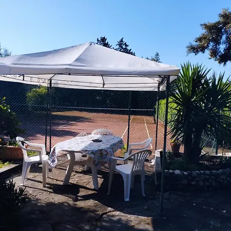 Casa Con Piscina E Tennis *