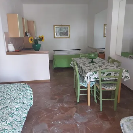Casa Con Piscina E Tennis *