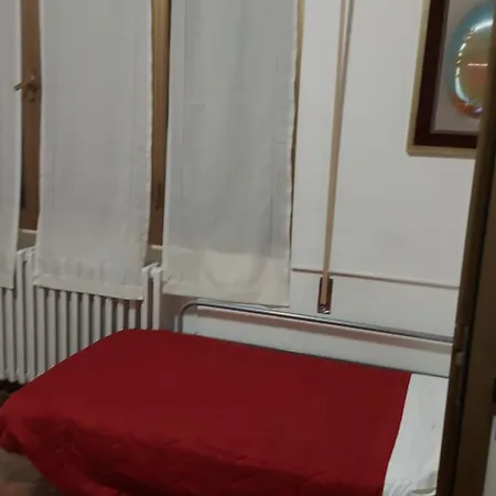 Casa Con Piscina E Tennis *